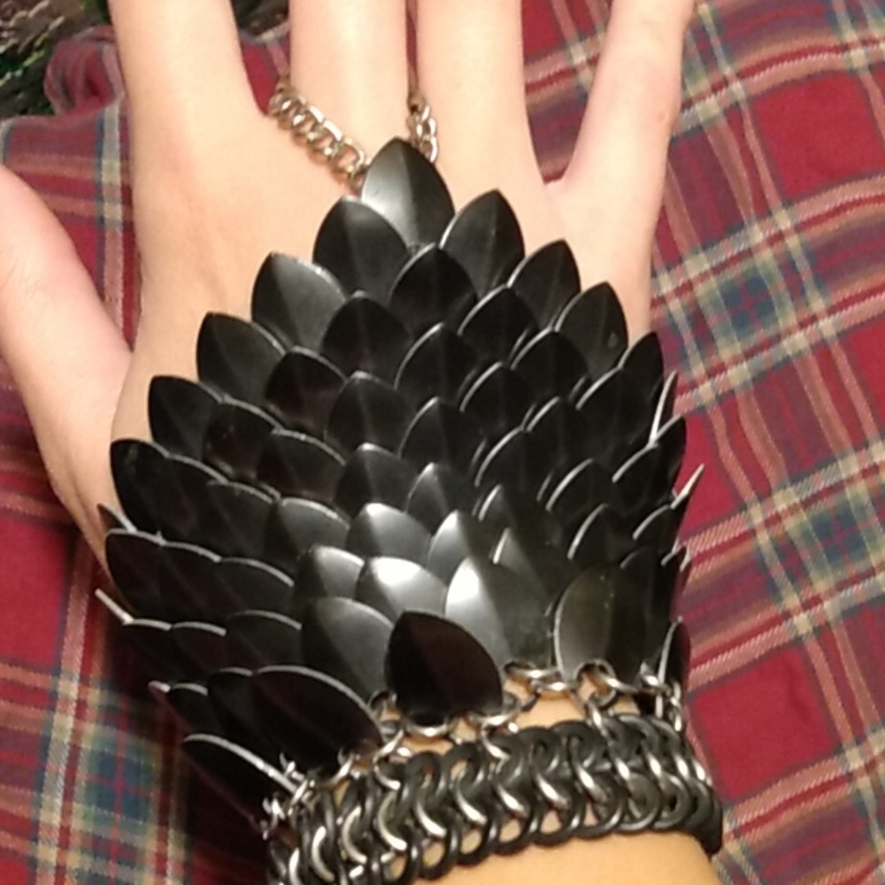 Bracelet/ring metal black, goth/edgy/grundge